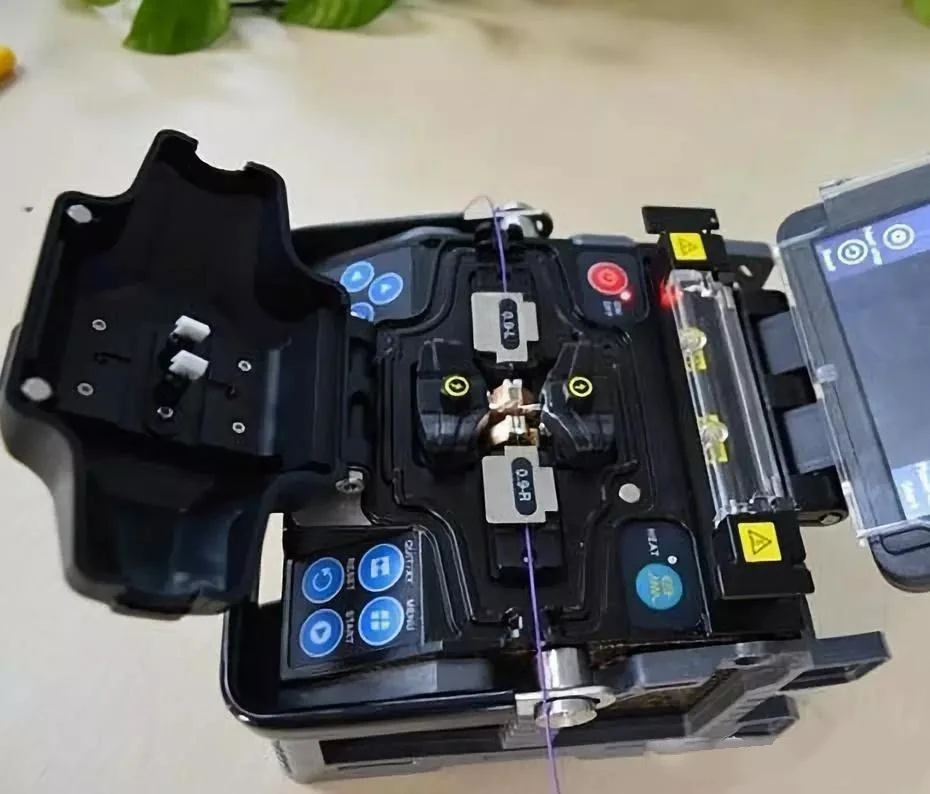 Fiber Optic Fusion Splicing - 3 Fiber Optic Fusion Splicing - 3