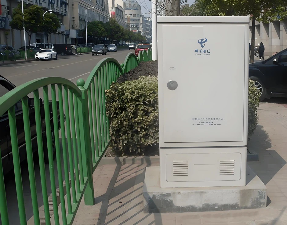 Installing a sealed metal distribution box at nodes addresses both issues, providing waterproof, dustproof, and damage-resistant protection. While these boxes are common roadside fixtures, they often go unnoticed. Installing a sealed metal distribution box at nodes addresses both issues, providing waterproof, dustproof, and damage-resistant protection. While these boxes are common roadside fixtures, they often go unnoticed.